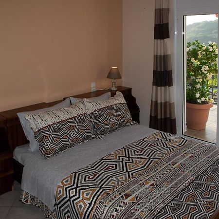 D&K Guest House Makrirrákhi Extérieur photo